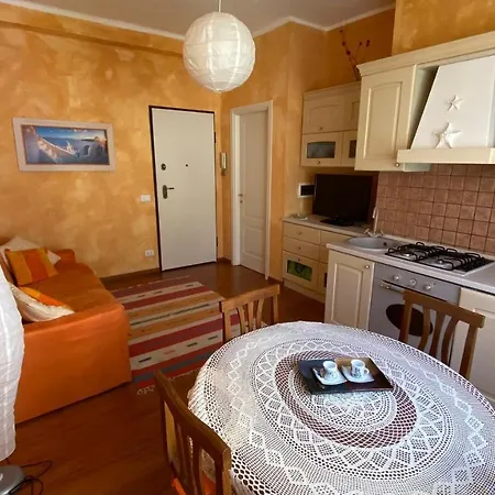 Casa Maurizio In Centro Di Diano Appartamento