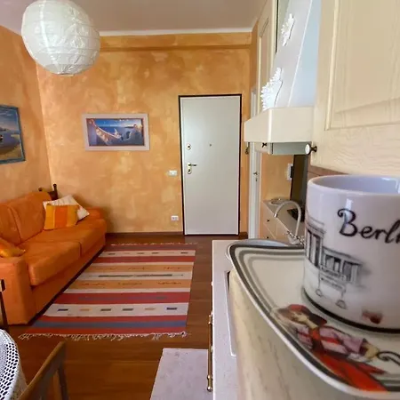 Casa Maurizio In Centro Di Diano Appartamento