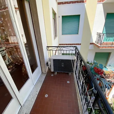 Appartamento Casa Maurizio In Centro Di Diano